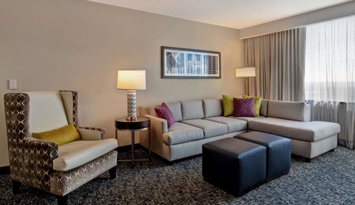 Suite, 1 très grand lit, accessible aux personnes à mobilité réduite (Roll-In Shower)