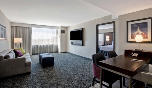Suite, 2 lits doubles, accessible aux personnes à mobilité réduite, baignoire (Mobility & Hearing)