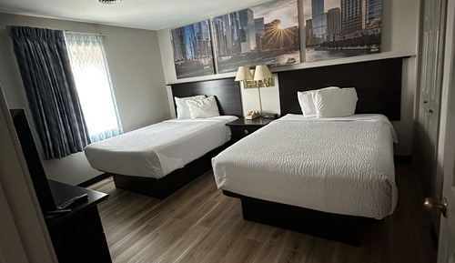 Suite, 2 chambres, non-fumeurs (1 King and 2 Double Beds)