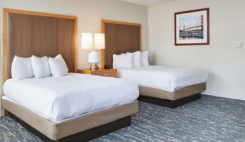 Chambre, 2 lits doubles, balcon
