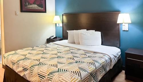 Chambre Standard, 1 très grand lit, accessible aux personnes à mobilité réduite, non-fumeurs