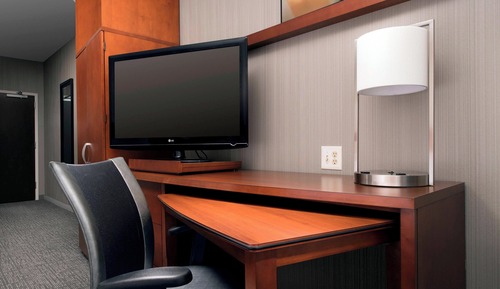 Chambre, 1 très grand lit et 1 canapé-lit (Mobility/Hearing Accessible, Tub)