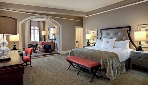 Suite Junior, 1 très grand lit et 1 canapé-lit