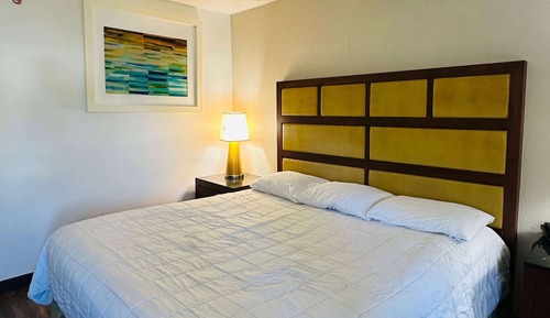 Chambre, 1 grand lit, fumeurs