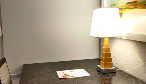 Chambre, 1 très grand lit, fumeurs