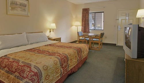 Chambre, 1 très grand lit, accessible aux personnes à mobilité réduite, non-fumeurs (Mobility)