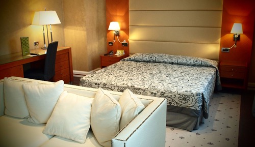Chambre Quadruple Supérieure, 1 lit double et 1 canapé-lit