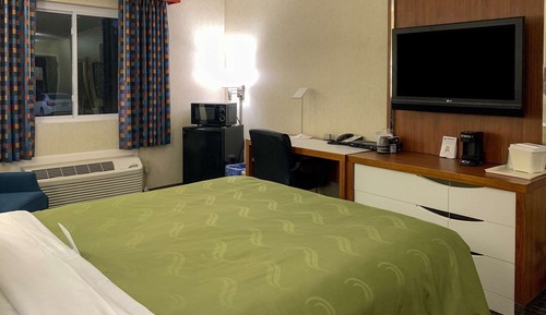 Chambre, 1 grand lit, accessible aux personnes à mobilité réduite, non-fumeurs