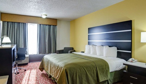 Chambre, 1 très grand lit, accessible aux personnes à mobilité réduite, non-fumeurs