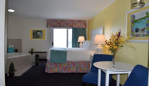 Chambre Deluxe, 1 très grand lit, baignoire à jets, vue lac