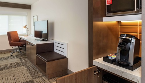 Chambre, 2 grands lits, accessible aux personnes à mobilité réduite (Roll-In Shower)