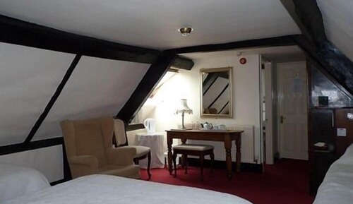 Chambre Triple, salle de bains attenante