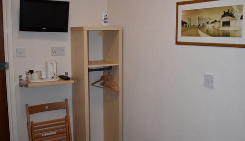 Chambre Simple, salle de bains commune