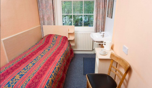 Chambre Simple, salle de bains attenante