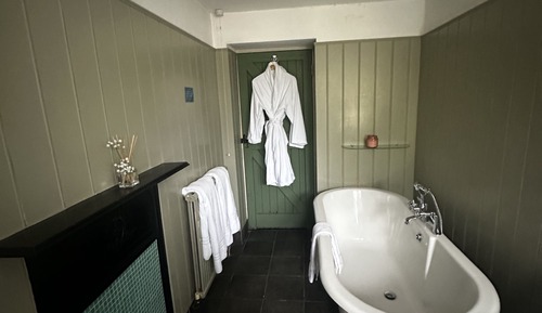 Chambre Double (Room 18 Rose Cottage)