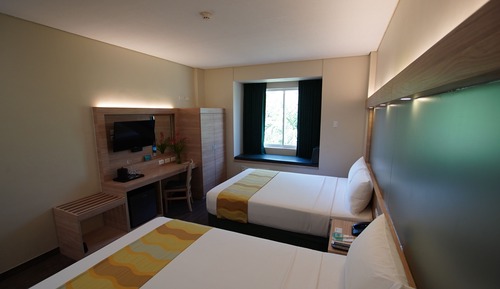 Chambre, 2 grands lits, non-fumeurs