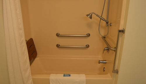 Chambre Standard, 1 très grand lit (Communications, Mobility, Access Tub)