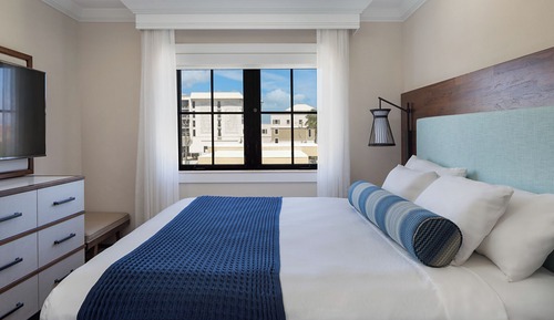 Suite, 1 très grand lit et 1 canapé-lit
