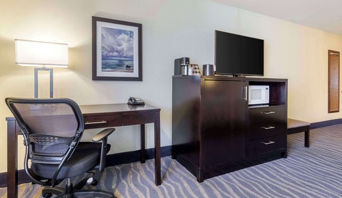 Chambre Standard, 2 grands lits, accessible aux personnes à mobilité réduite, baignoire