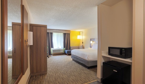 Chambre Standard, 1 très grand lit, accessible aux personnes à mobilité réduite (Access Tub)