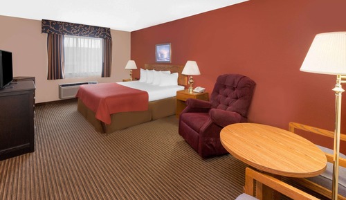 Chambre, 1 grand lit, non-fumeurs (Courtyard View, Mobility, Grab Bars)