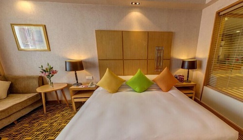 Standard Room, 1 King Bed