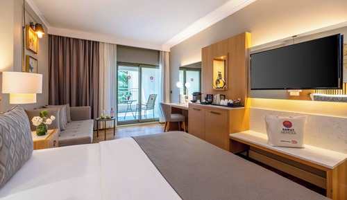 Superior Room Land View