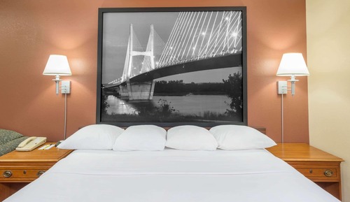 Chambre, 1 très grand lit, non-fumeurs