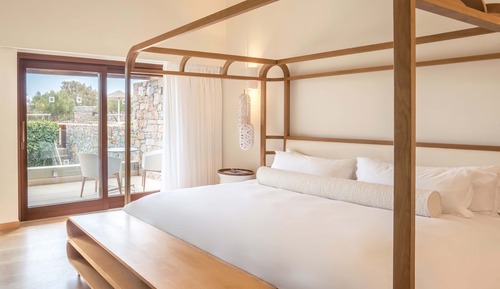 Blue Maisonette Suite Private Heated Pool