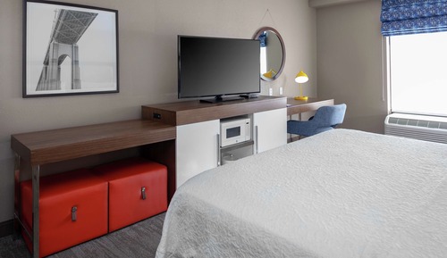 Chambre, 1 très grand lit, accessible aux personnes à mobilité réduite, non-fumeurs (Roll-in Shower)