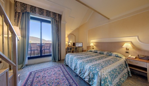 Chambre Quadruple, vue partielle sur le lac