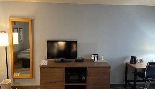 Chambre, 1 très grand lit, fumeurs