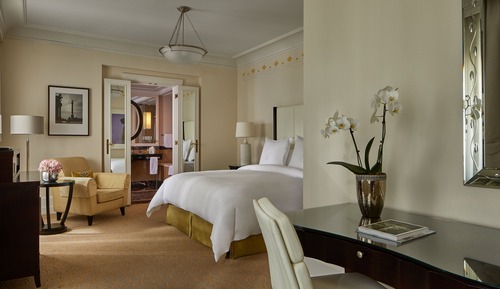 Gresham Room, 1 King Bed