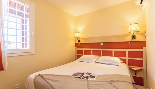 Appartement 6 personnes - 1 chambre + 1 coin nuit – Terrasse – Climatisé  - Rénové