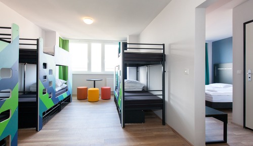 Chambre Familiale (8-Beds)
