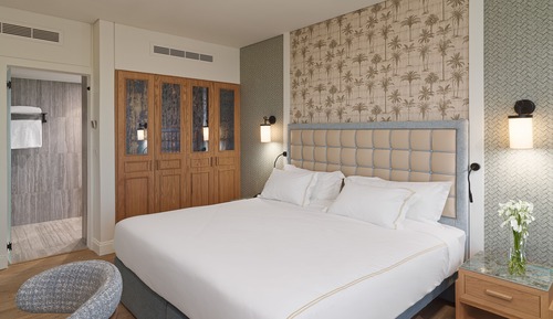 Signature One Bedroom Seaview Suite