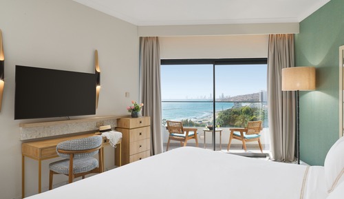 Signature Seaview Suite With Hot Tub