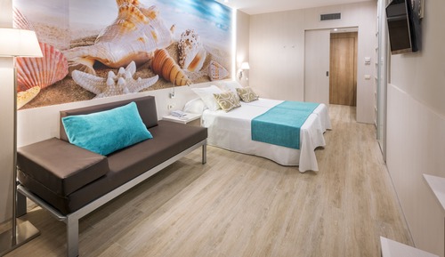 Chambre Triple, vue ville (2 adults + 1 child)