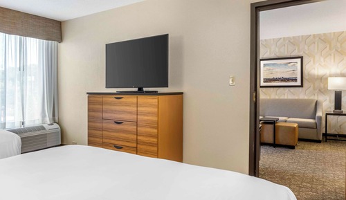 Suite, 2 grands lits, accessible aux personnes à mobilité réduite (Sofabed, 2 Rooms, Tub)