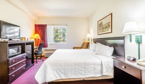 Chambre Double Deluxe, accessible aux personnes à mobilité réduite (Wheelchair ADA accessible)