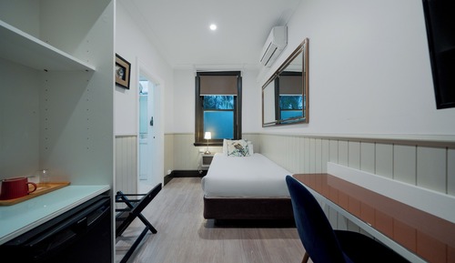 Chambre Standard (Standard Single Ensuite)