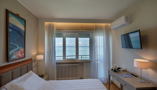 Chambre Supérieure Double ou avec lits jumeaux, vue lac