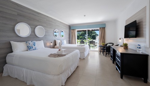 Deluxe Double Room, Garden View (No access to the saltwater pool)