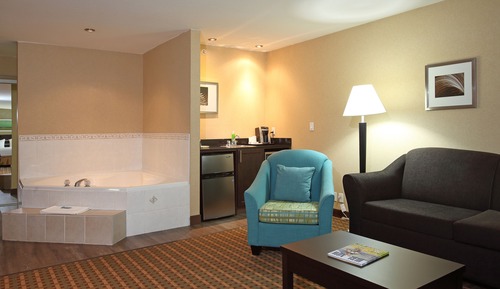 Suite, 1 très grand lit et 1 canapé-lit, cheminée (Jetted Tub, Sofa)