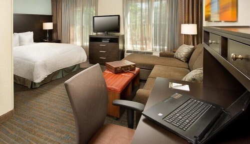 Suite Studio, 1 lit double, douche accessible en fauteuil roulant (Communications, Roll-In Shower)