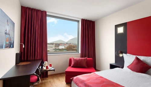 Chambre, 1 très grand lit, non-fumeurs