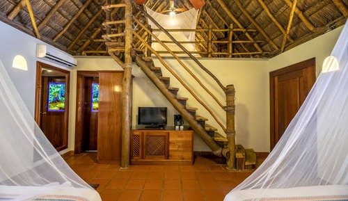 Vue jardin (Royal Mayan Bungalow with Loft)