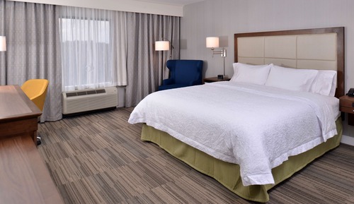 Chambre, 1 très grand lit, accessible aux personnes à mobilité réduite, non-fumeurs