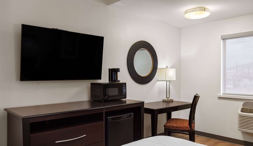 Chambre, 1 très grand lit, accessible aux personnes à mobilité réduite (Mobility, Roll-In shower)