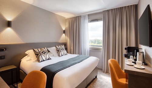 Chambre Classique, 1 très grand lit, non-fumeurs, vue ville